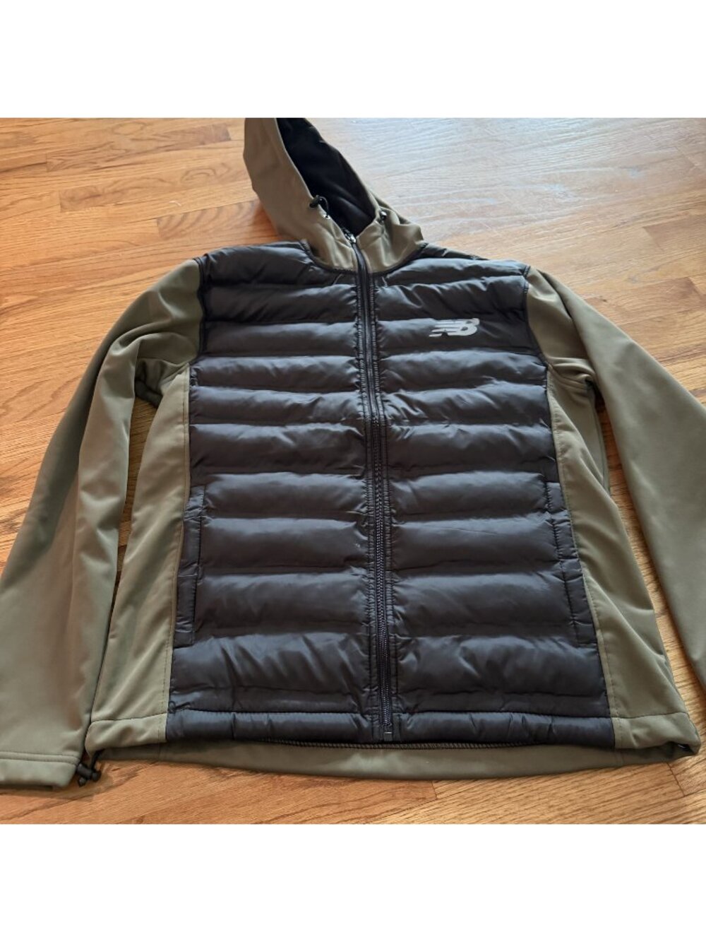 NEW BALANCE MENS SMALL GREEN BLACK JACKET HOODED SIZE SMALL